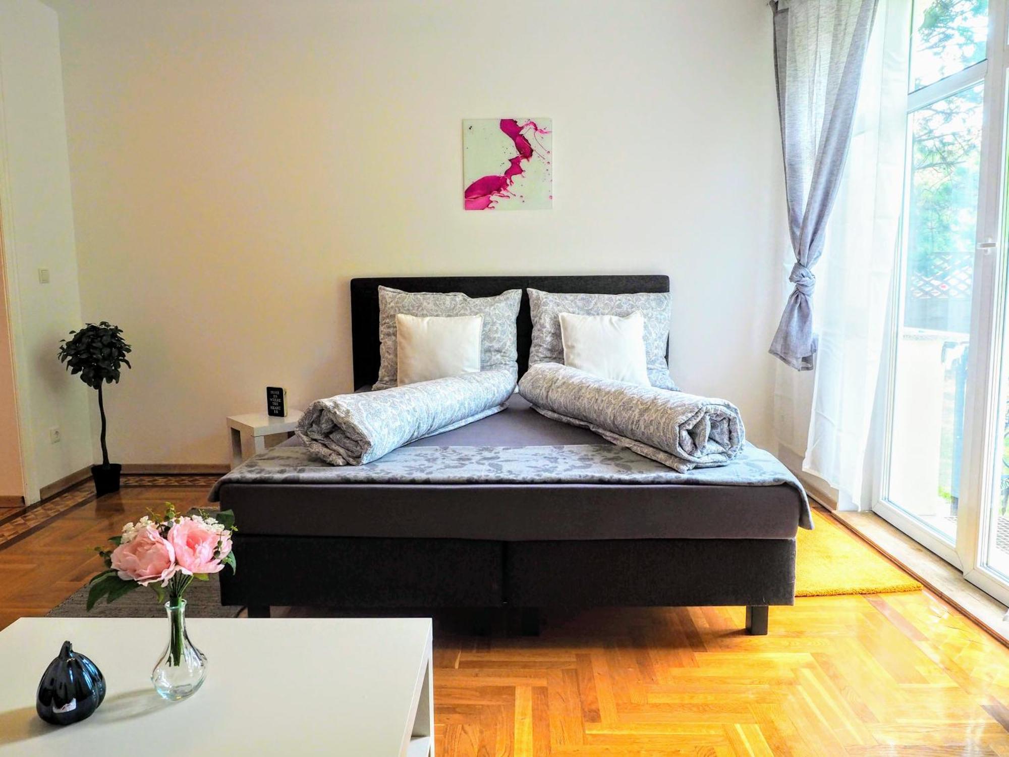 City Villa Schoenbrunn Apartments - Contactless 24H Check-In فيينا المظهر الخارجي الصورة