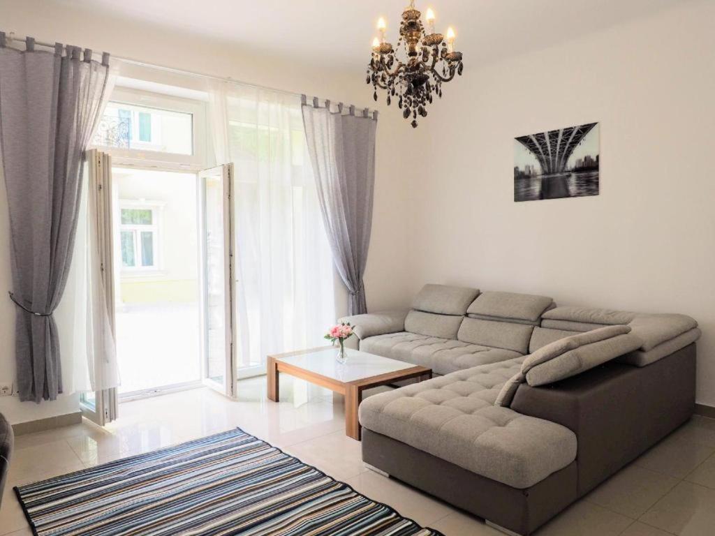 City Villa Schoenbrunn Apartments - Contactless 24H Check-In فيينا المظهر الخارجي الصورة